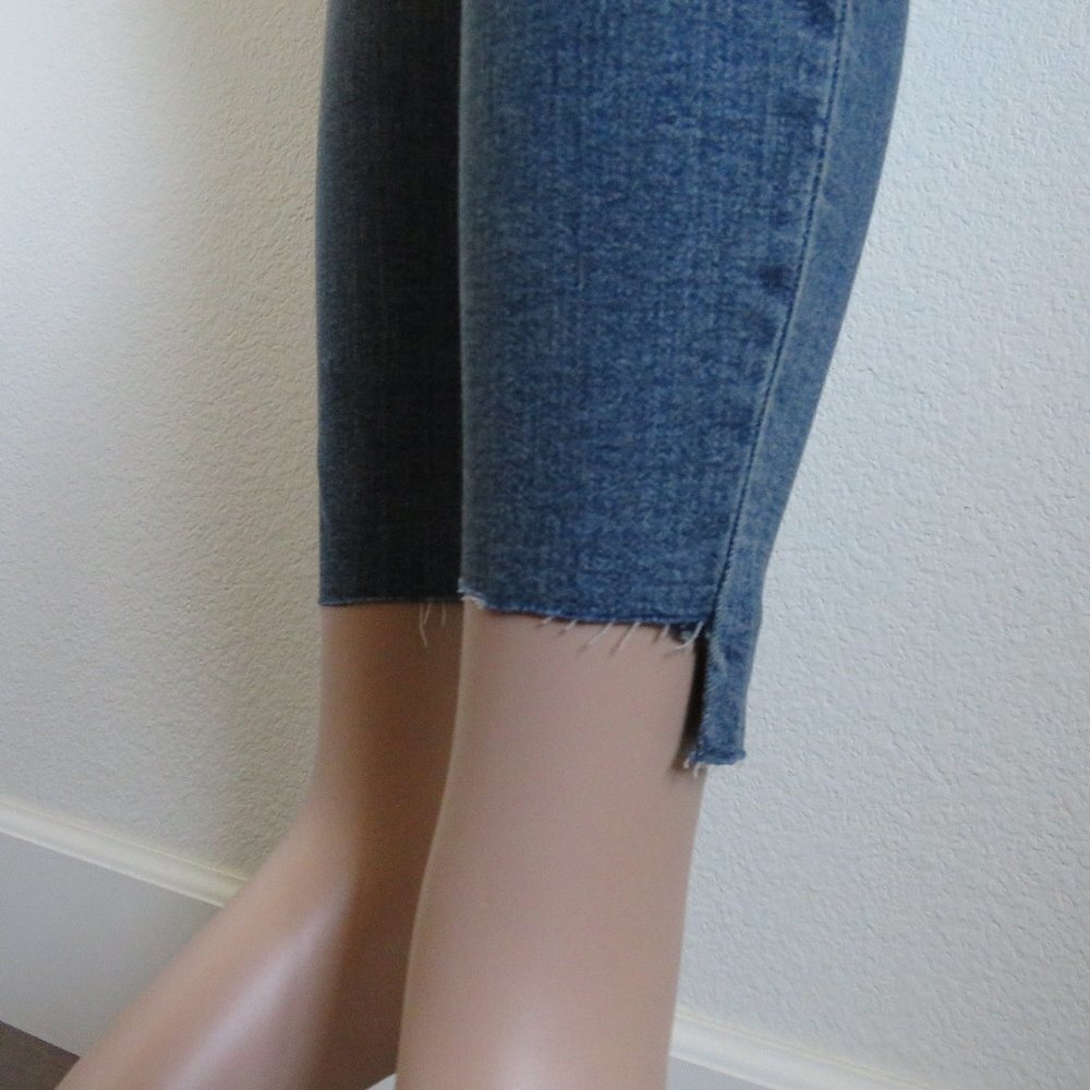KUT from the KLOTH Jeans Women's Distressed Denim Skinny Plus Size 14W NWT - Picture 4 of 4